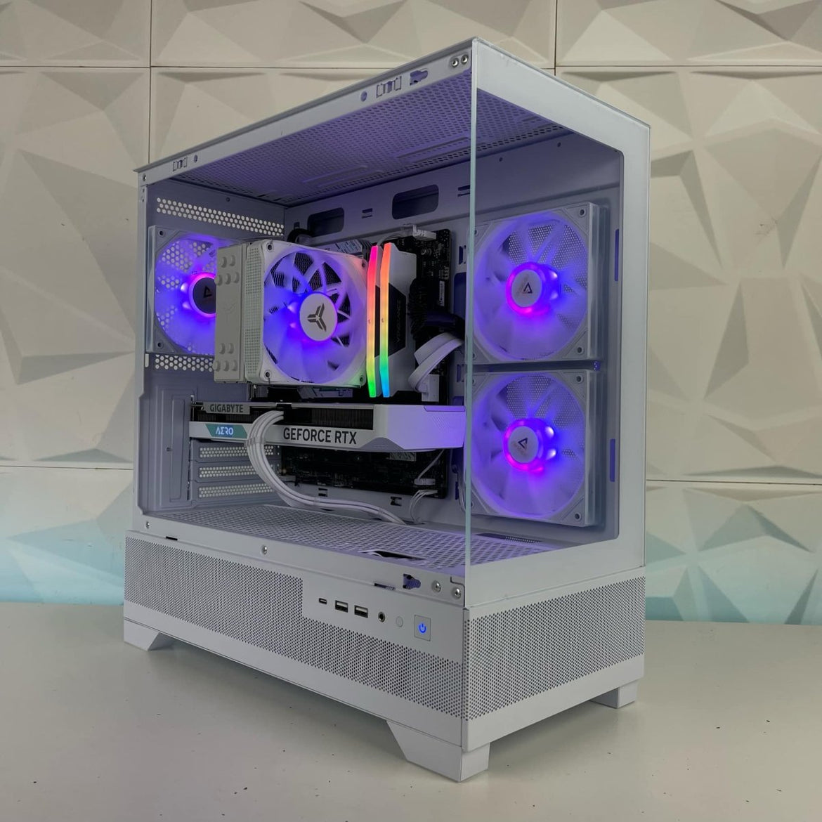 Hyte Y70 Touch Infinite Mid Tower Case Pitch Black – I Gaming Computer